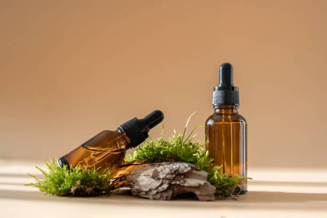 How to Use Tea Tree Oil for Dry Scalp - A Step-by-Step Guide 