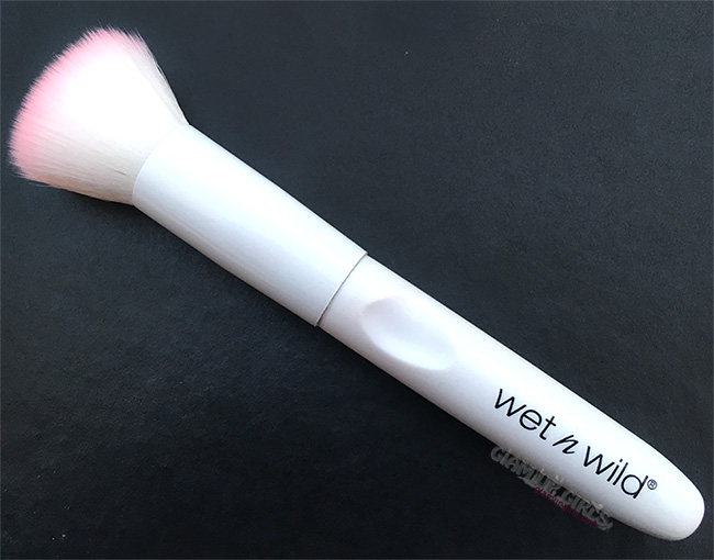 Wet n Wild Flat Top Brush for Foundation - Review 