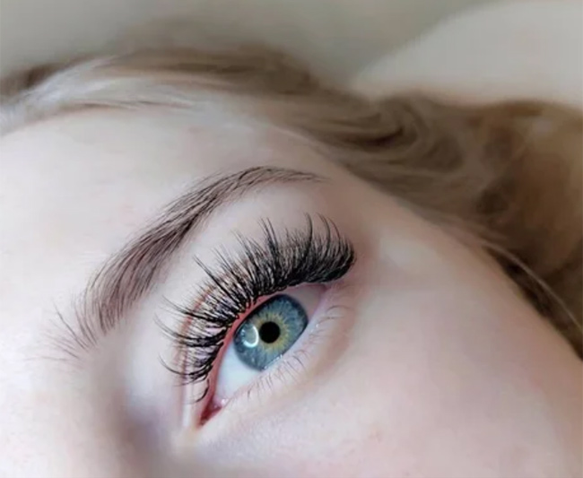 Hybrid Wispy Lash Extensions - Everything You Need To Know