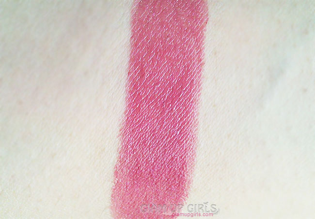 Makeup Revolution #Liphug in Keeps the Planet Spinning swatch