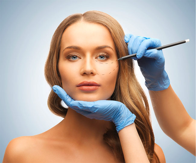 5 Types of Cosmetic Surgeries Offered by a Plastic Surgeon 
