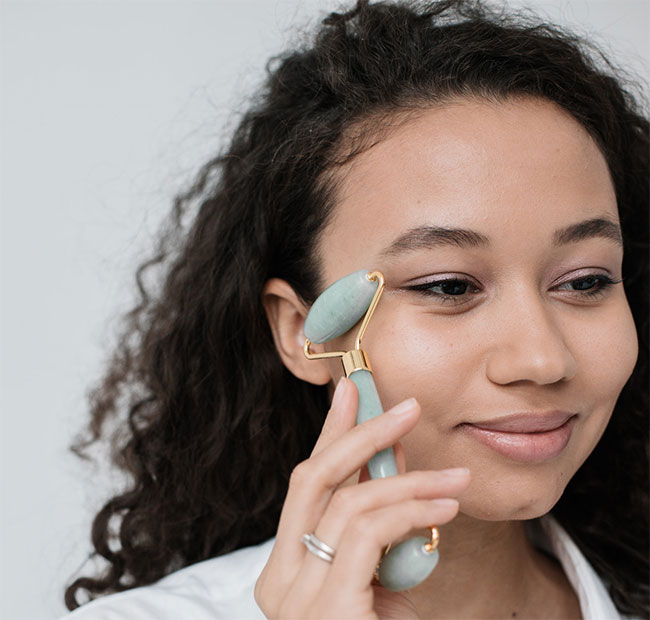 5 Top Benefits of Jade Roller and How to Use it Correctly