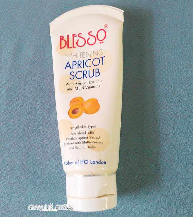 Blesso Apricot Scrub with Apricot Extracts and Multi Vitamin