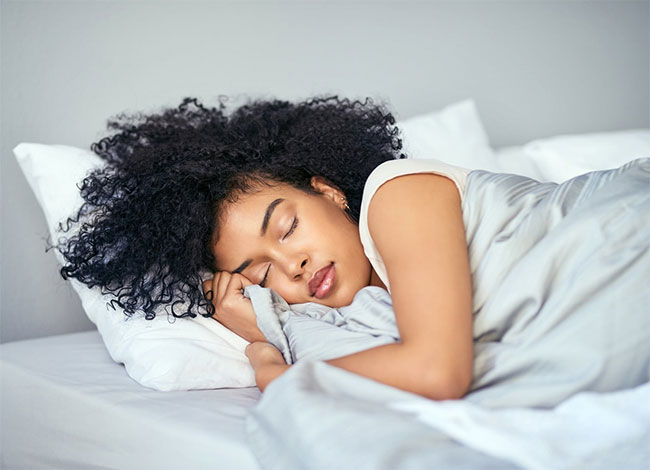 8 Tips for Sleeping Better with a Cold